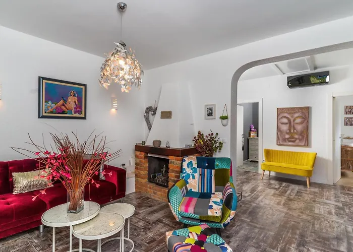 Сasa de vacaciones In With House Sea View *